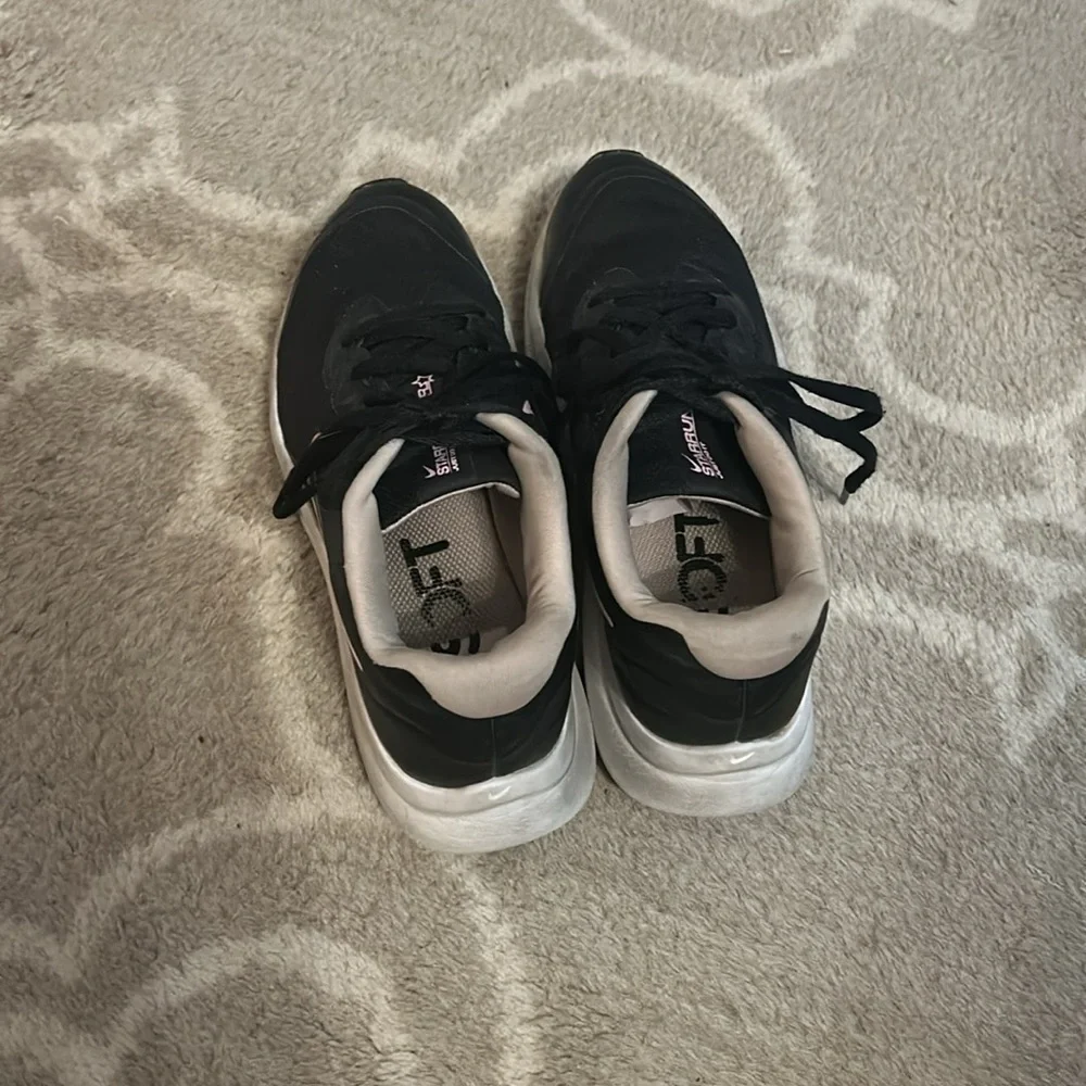 Nike Starrunner Black & Pink Sneakers, size 3.5 Youth - Picture 4 of 6